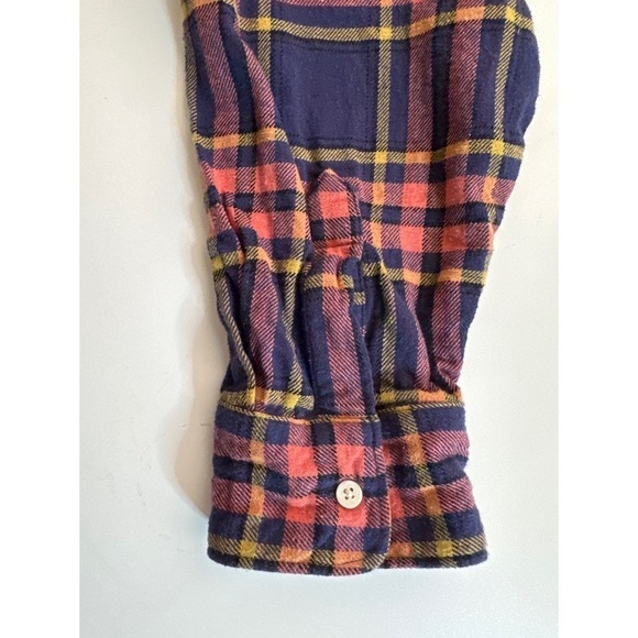 Old Navy The Boyfriend Button Down Shirt - Picture 7 of 12